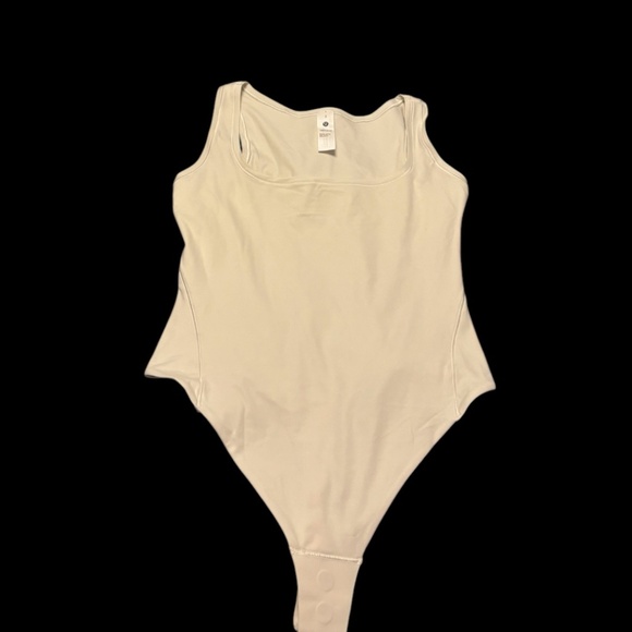 Lululemon wundermost ultra-soft nulu square neck sleeveless bodysuit - Picture 2 of 2